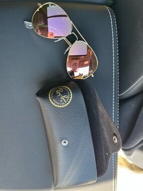 Ray-Ban Gold Frame Aviator Sunglasses with Pink Mirrored Lenses